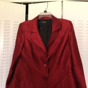 I’m selling a 2 piece Kasper skirt set